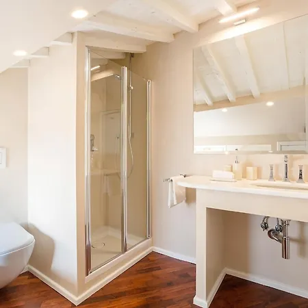 Luxury 3 Bedrooms Penthouse With Elevator *