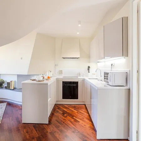 Luxury 3 Bedrooms Penthouse With Elevator