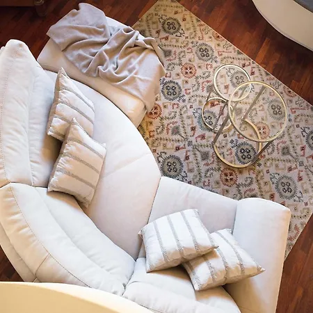 Luxury 3 Bedrooms Penthouse With Elevator *