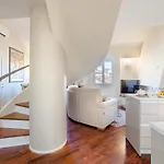 Luxury 3 Bedrooms Penthouse With Elevator *