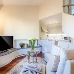 Luxury 3 Bedrooms Penthouse With Elevator